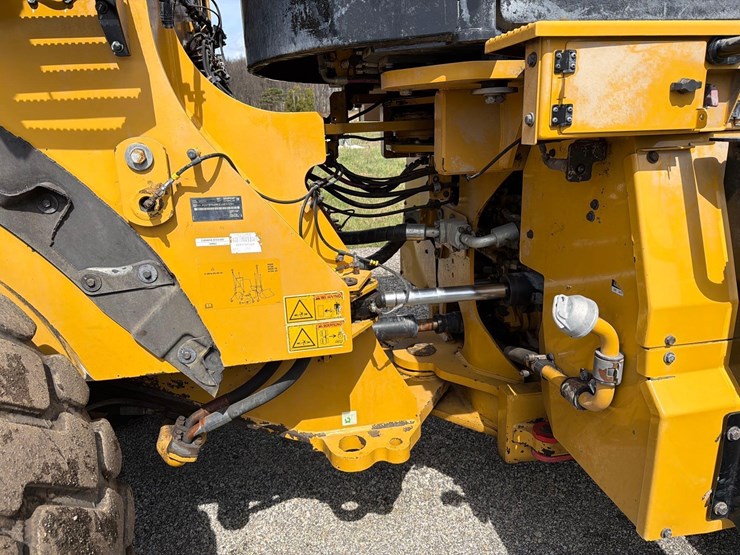 2021-caterpillar-966m-image-10