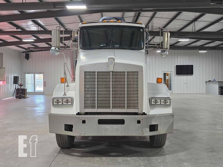 1999-kenworth-t800-image-7