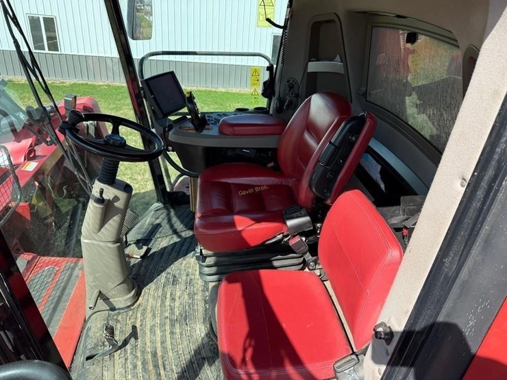 2014-case-ih-8230-image-51