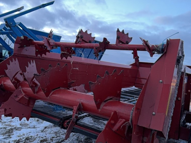 new-holland-195-image-40