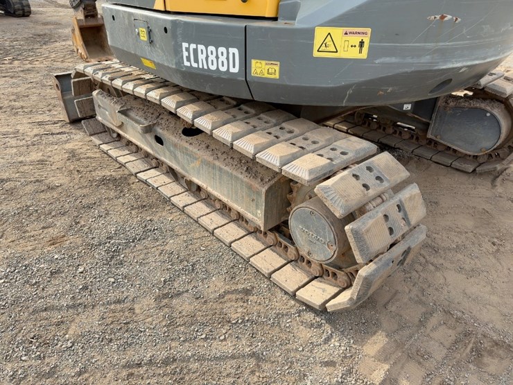 2016-volvo-ecr88d-image-26
