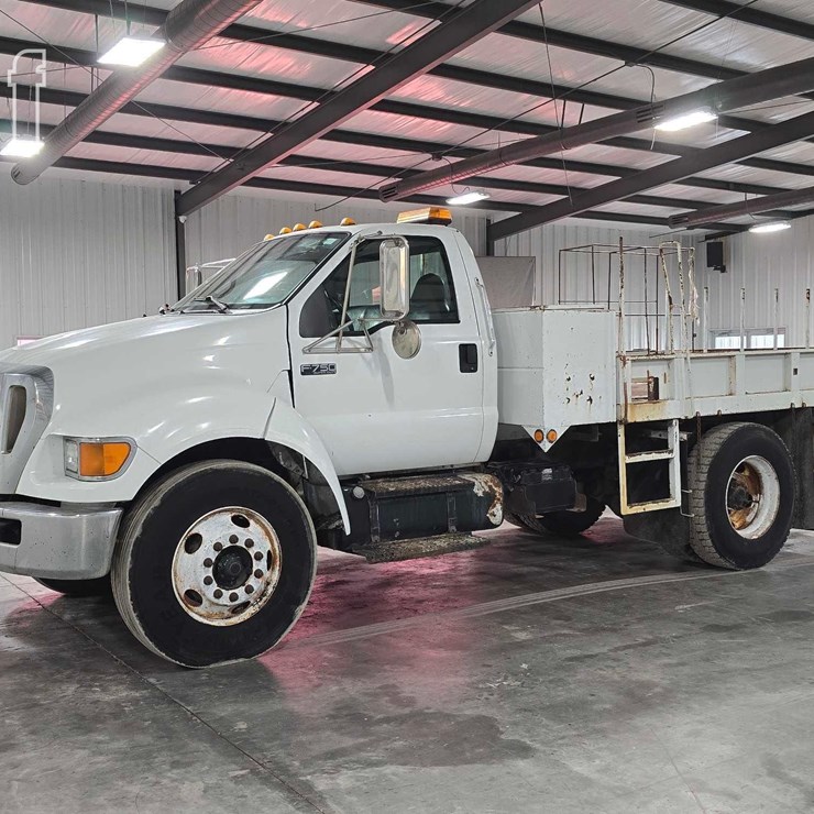 2008 FORD F750 SD