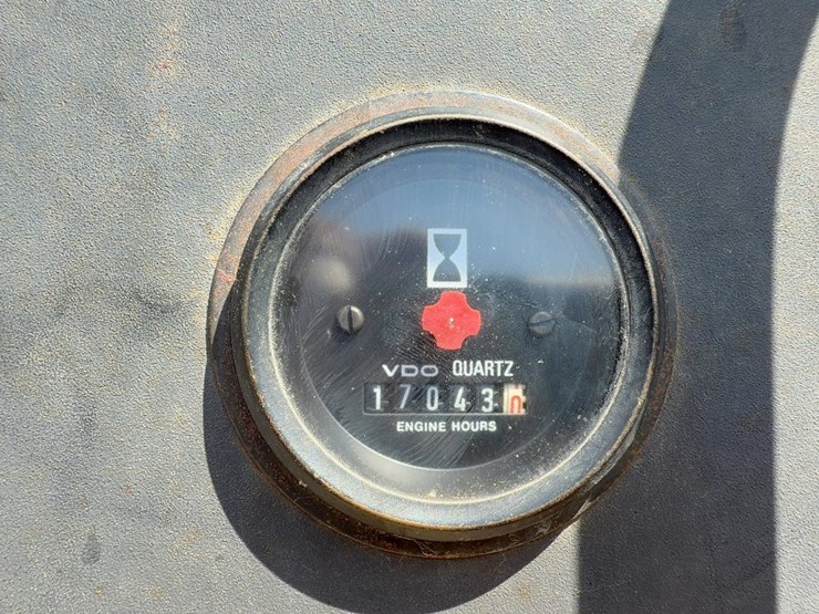 1998-volvo-ew200-image-30