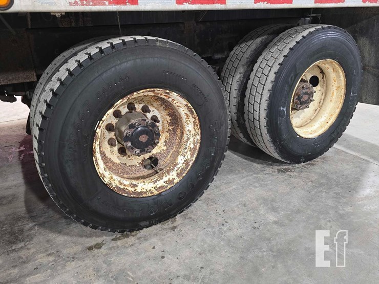 2014-kenworth-t800-image-30