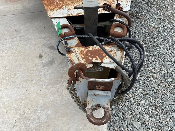 2005-massey-ferguson-8-image-9