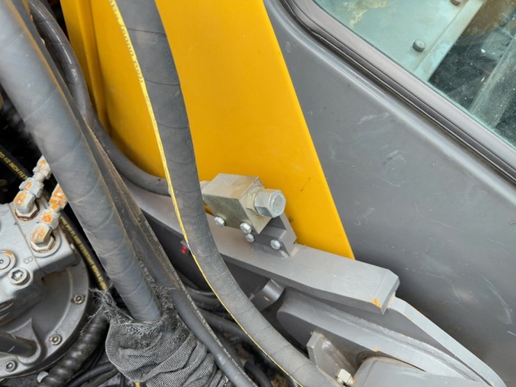 2006-volvo-ec140b-lc-image-36