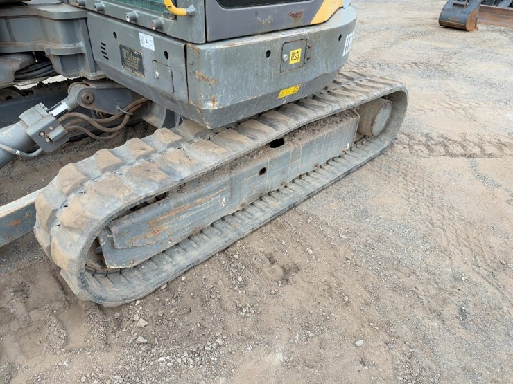 2014-volvo-ecr58d-image-24