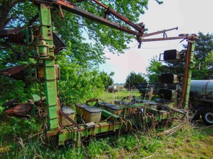 john-deere-12-image-4