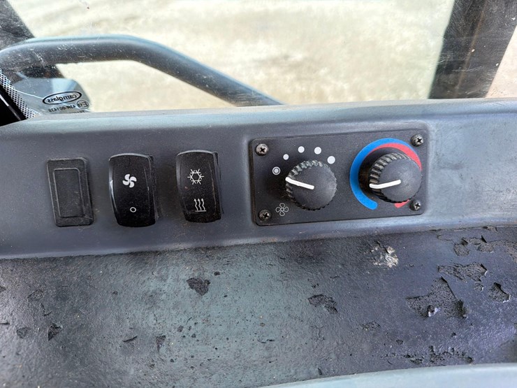 2019-deere-850k-lt-image-25