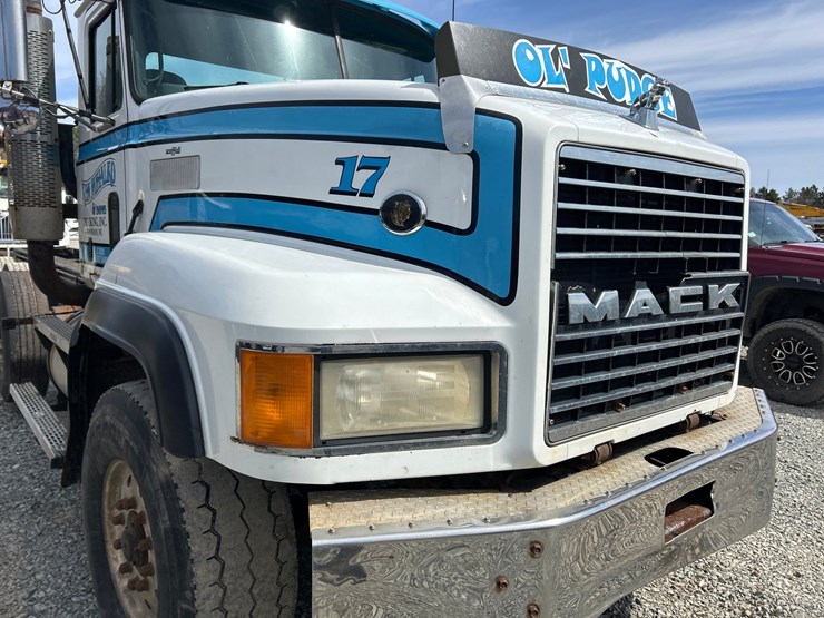 1999-mack-cl713-image-32
