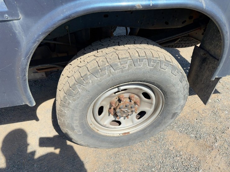 2015-ford-f250-xl-image-10