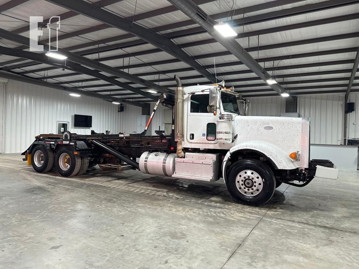 2017-peterbilt-367-image-2