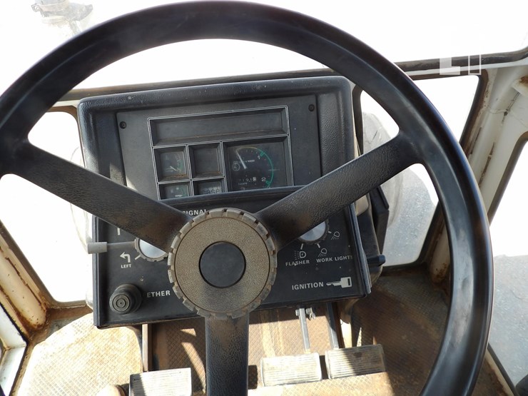 j-i-case-2390-image-13