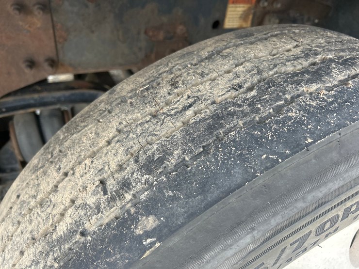 2010-massey-ferguson-8-image-92