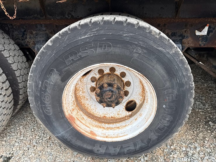 2010-massey-ferguson-8-image-102