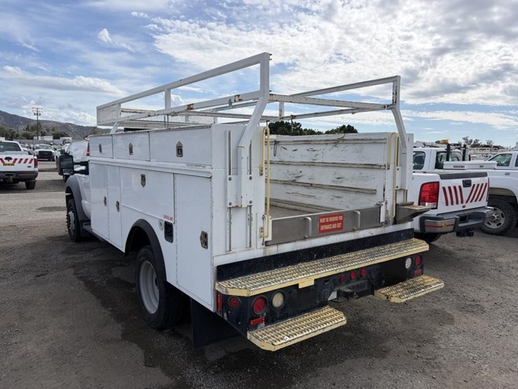 2011-ford-f550-image-4