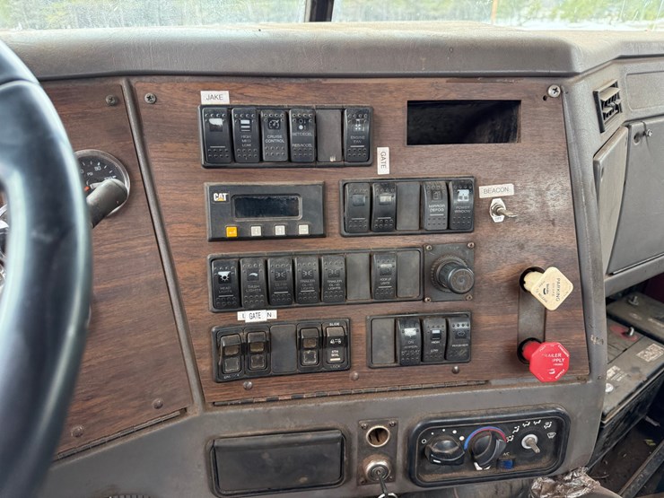 1999-western-star-5864ss-image-48