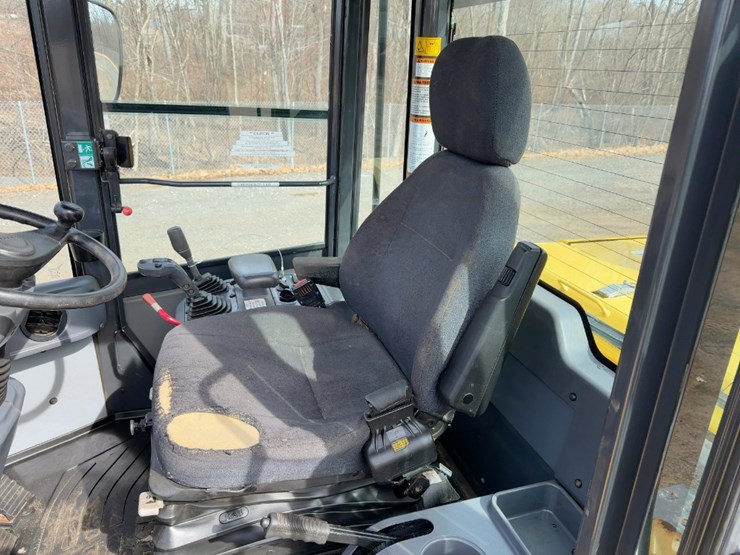 2013-komatsu-wa250pz-6-image-23