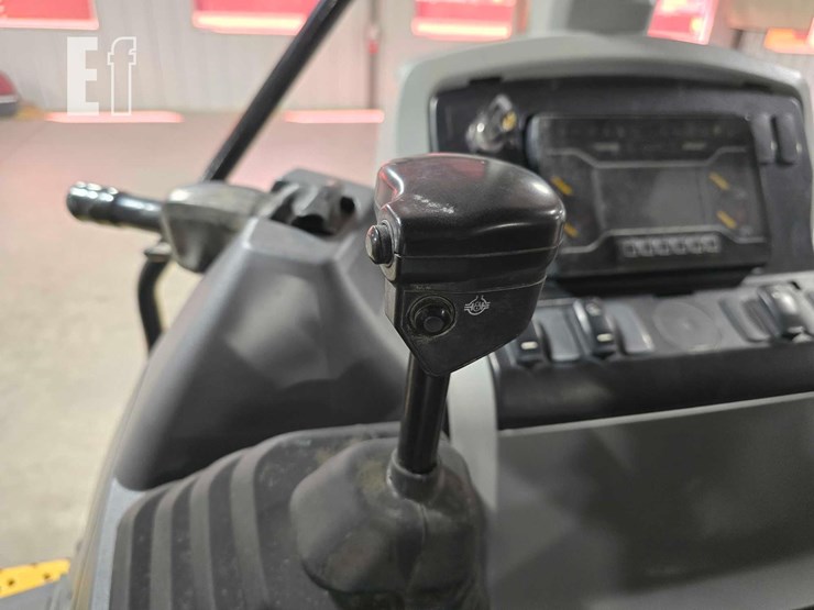 2022-caterpillar-416-image-24