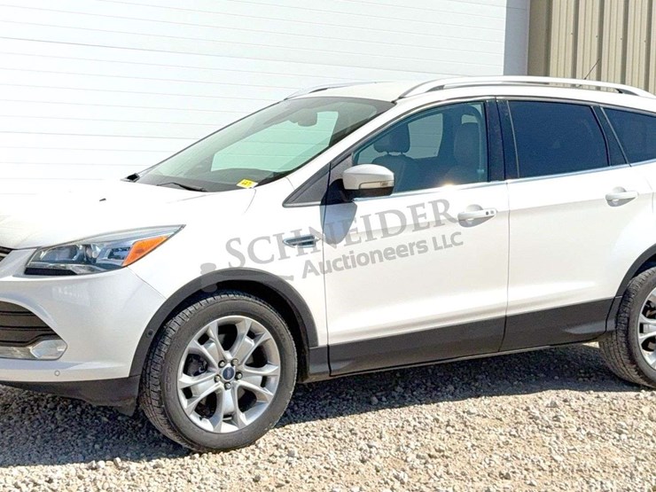 2014-ford-escape-titanium-image-2
