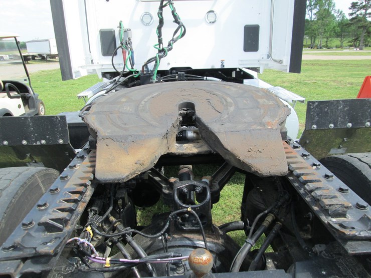 2020-kenworth-t680-image-8