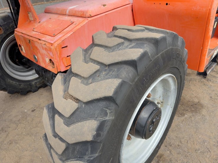 2018-sky-trak-8042-image-12