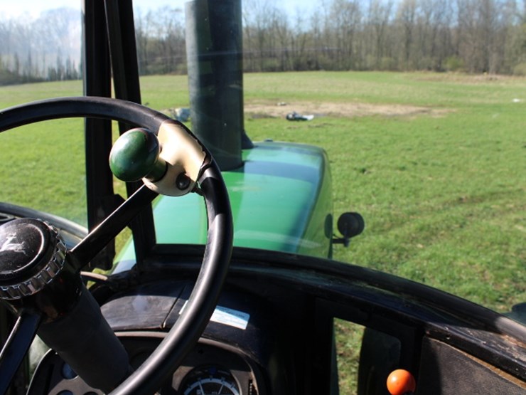 john-deere-8440-image-32