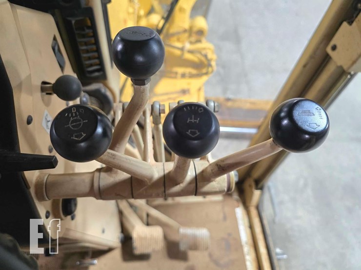 2003-caterpillar-140h-image-18