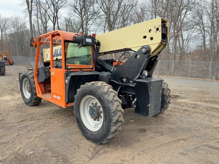 2015-jlg-g6-42a-image-3