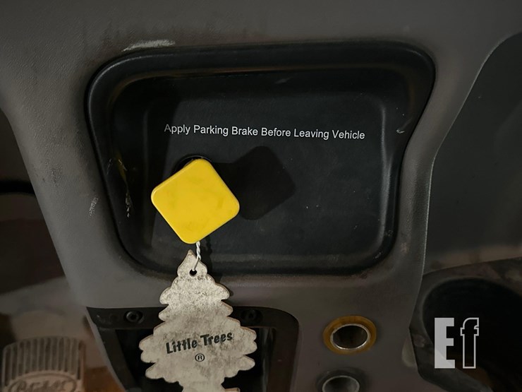 2017-peterbilt-367-image-24