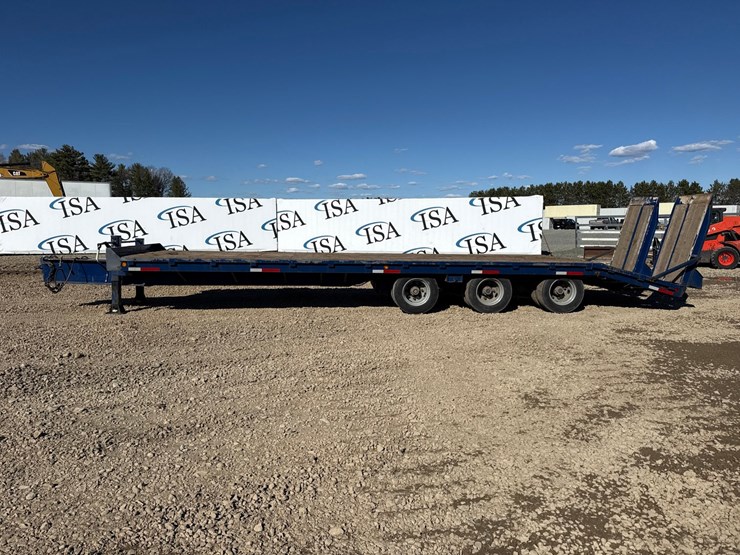 2007-massey-ferguson-8-image-2