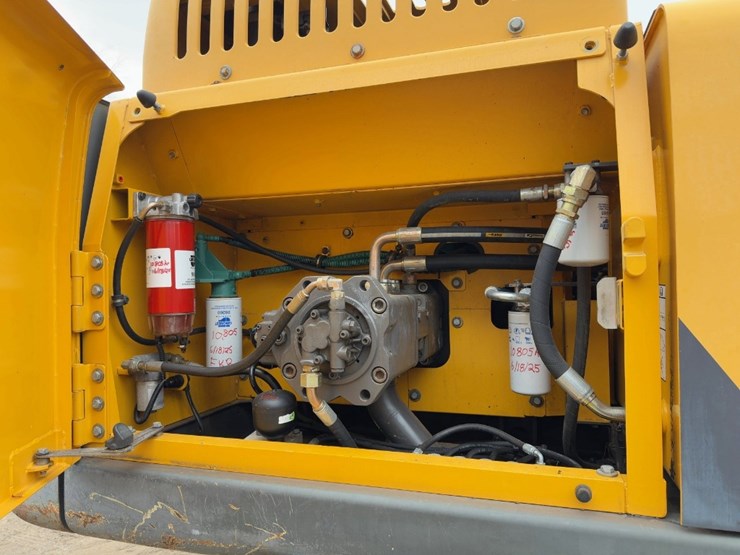 2013-volvo-ec300dl-image-32