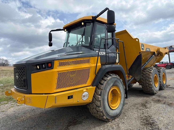 2023-deere-260e-image-3