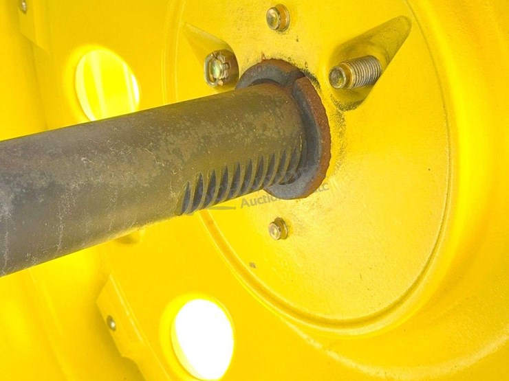 2004-john-deere-7320-image-54