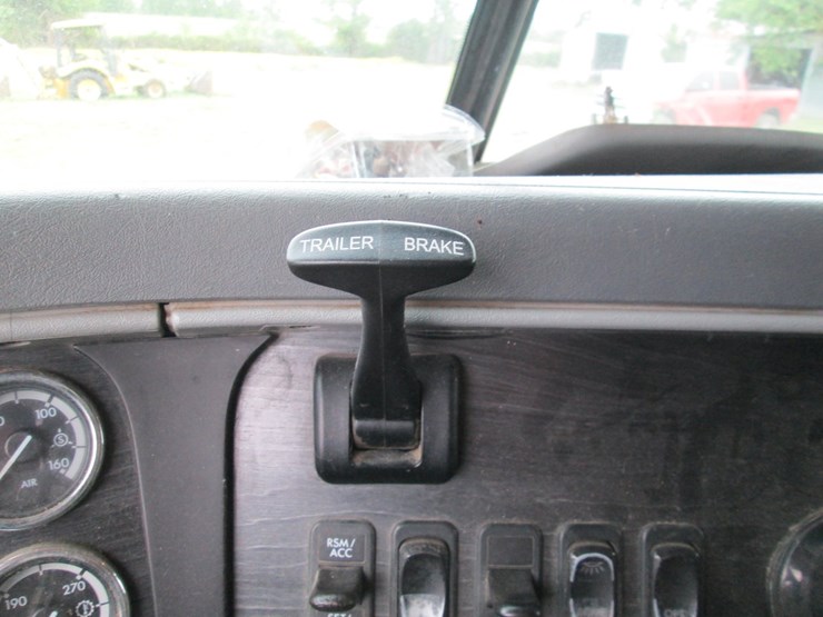 #46169-•-2007-freightliner-columbia-t/a-sleeper-truck-tractor-1fuja6cy07lx38975-image-50