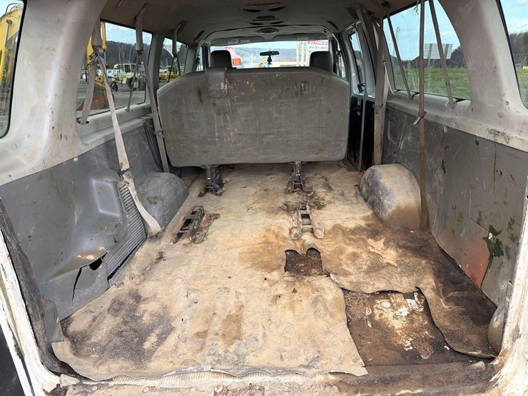 2014-ford-e350-image-8