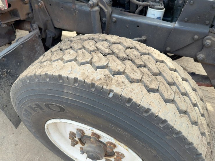 1983-mack-rd685s-image-12