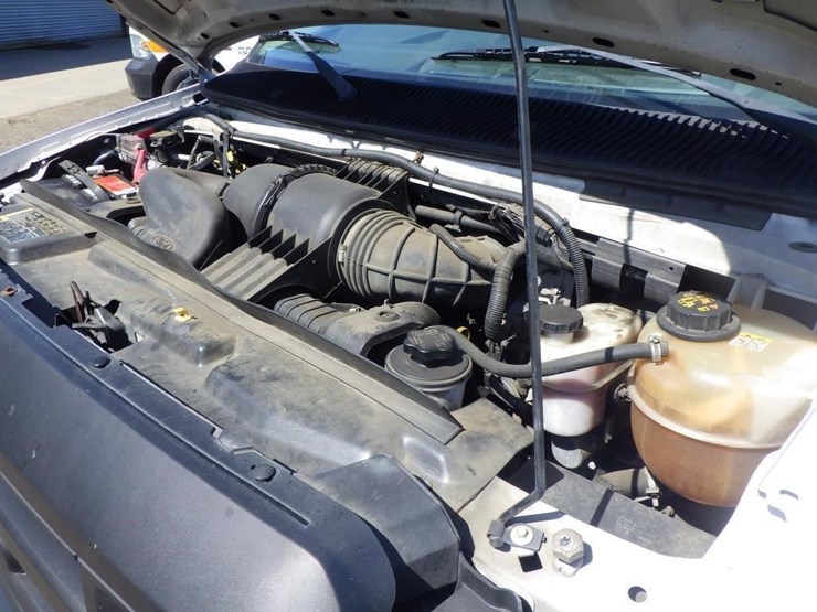 2011-ford-cargo-image-10