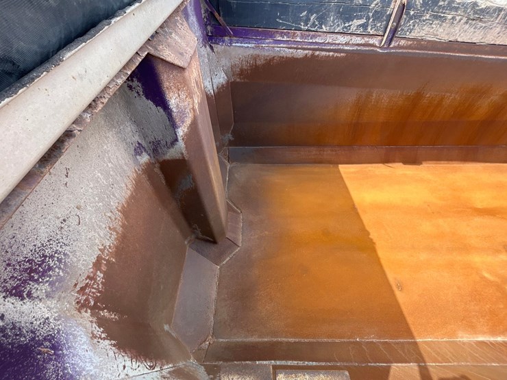 2010-massey-ferguson-8-image-25