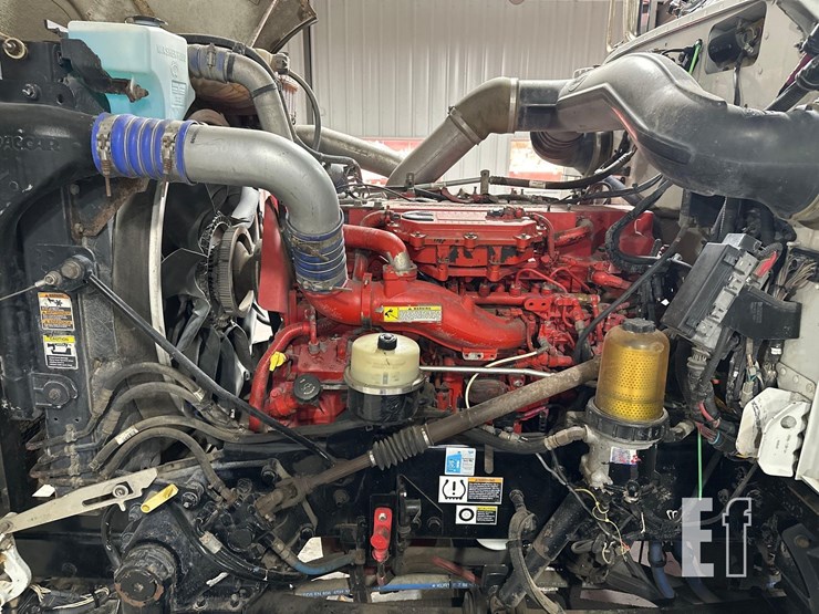 2017-peterbilt-367-image-27