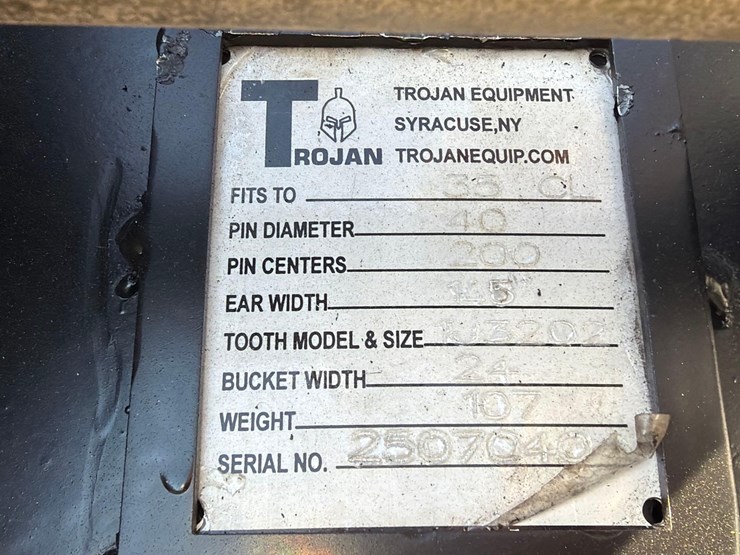 caterpillar-303-image-3