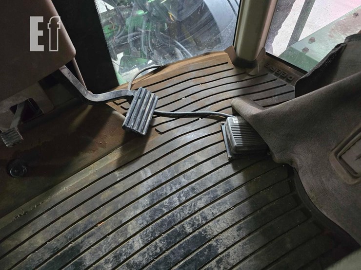 2000-john-deere-4710-image-11