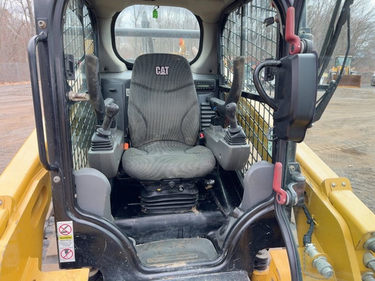 2021-caterpillar-259d3-image-19