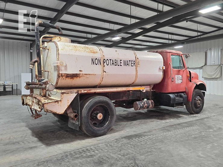 1990-international-4900-image-3