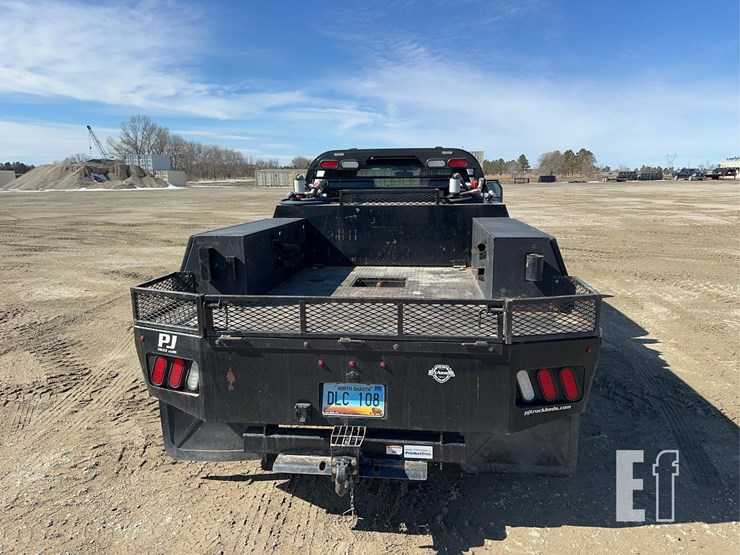 2021-ford-f350-xl-image-5