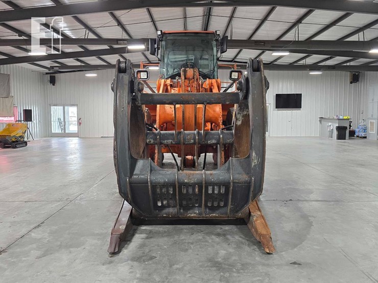 2017-doosan-dl300-5-image-7