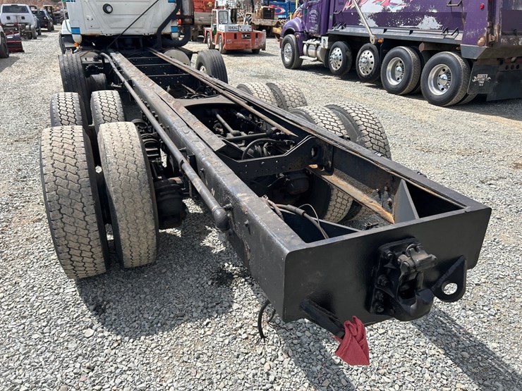 1999-mack-cl713-image-46