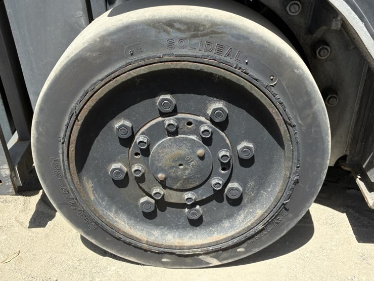 2011-nissan-a22-mcp1r2a25lv-forklift-image-10