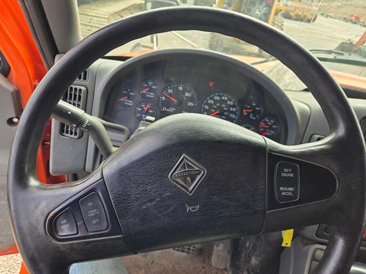 2002-international-7300-image-66