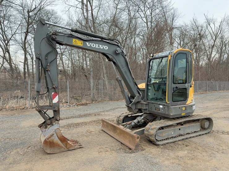 2014-volvo-ecr58d-image-1